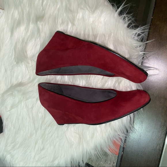 Stuart Weitzman red wedges suede shoes.Size 7 - Picture 3 of 11